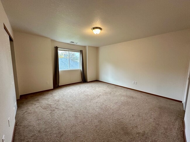 Building Photo - 297 Sowell Dr