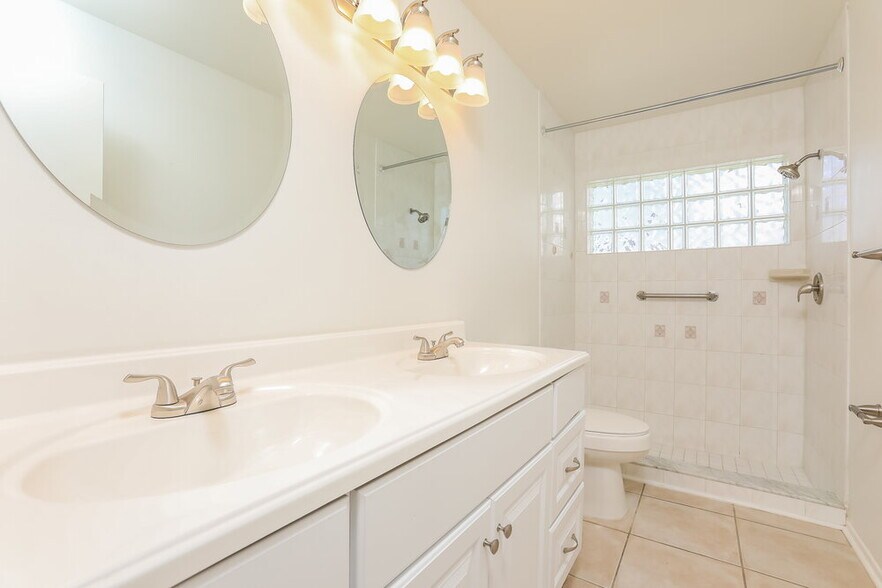 Building Photo - 797 Minerva Ln