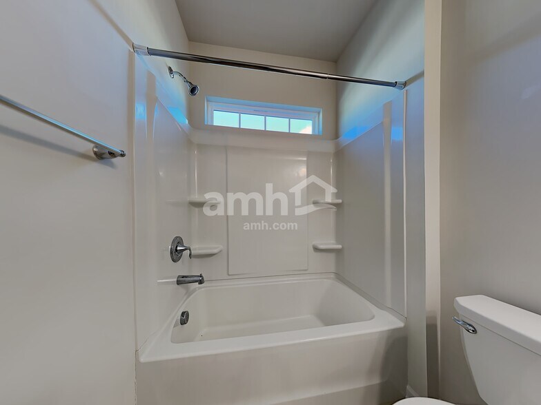 Building Photo - 14324 Little Pine Dr