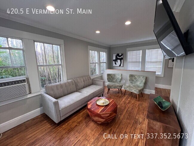 Building Photo - 420.5 E Vermilion St