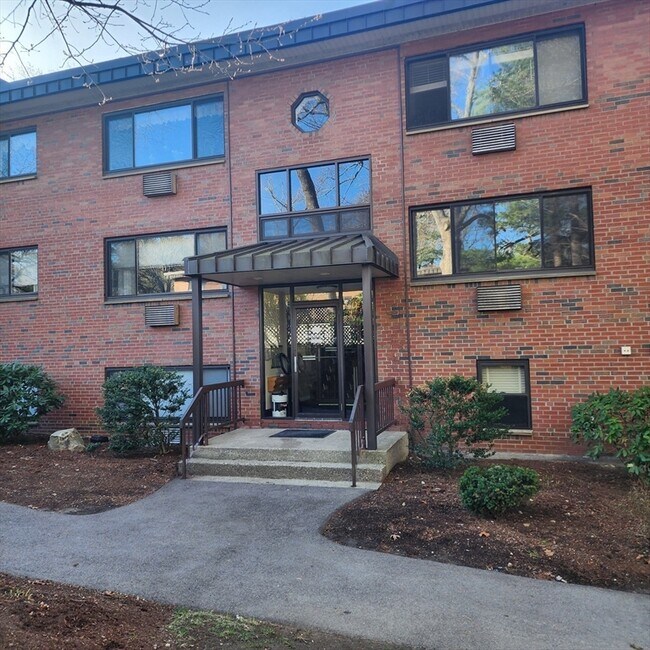 Building Photo - 1323 Worcester Rd