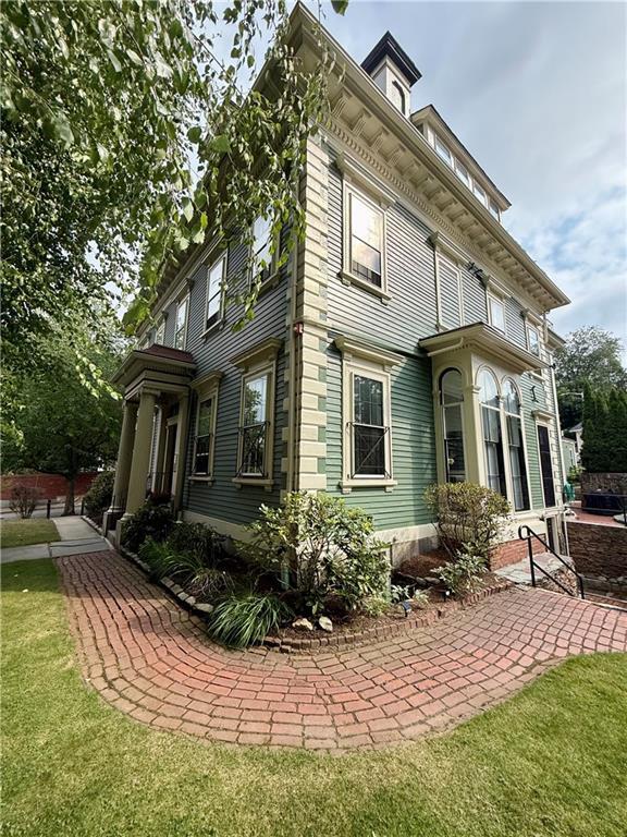 Building Photo - 367 Benefit St