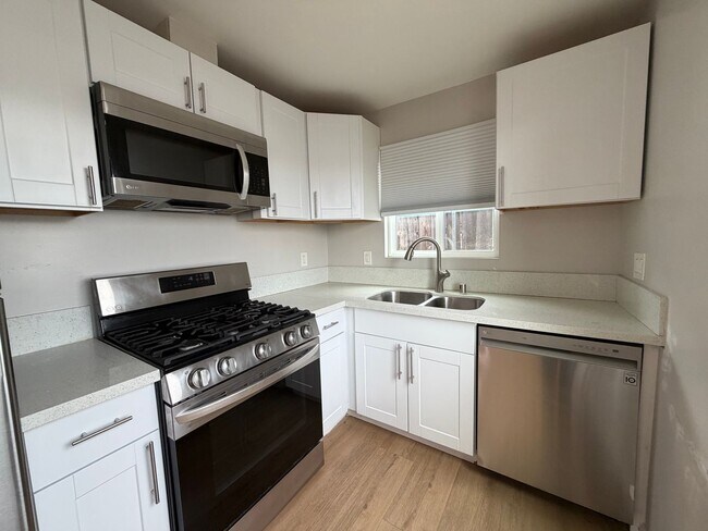 Building Photo - 26th Street