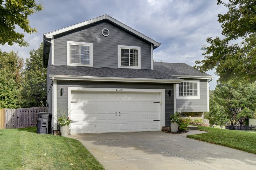 Building Photo - 17904 Karen Cir