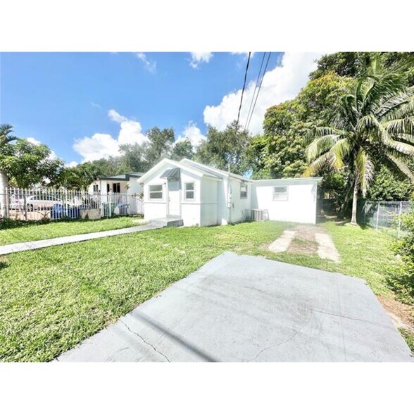 Primary Photo - 7156 NW 15th Ct