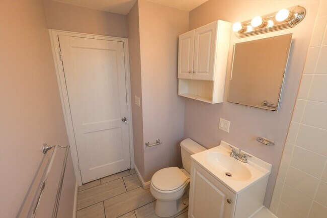 Building Photo - 33 Paragon Rd