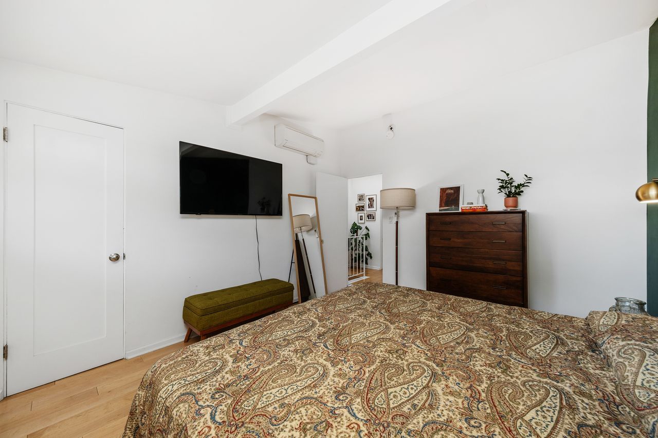 Building Photo - 4040 Grand View Blvd