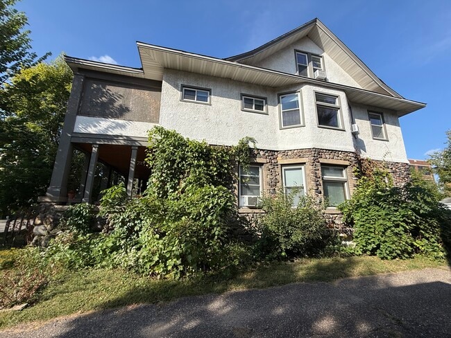 Building Photo - 780 Curfew St