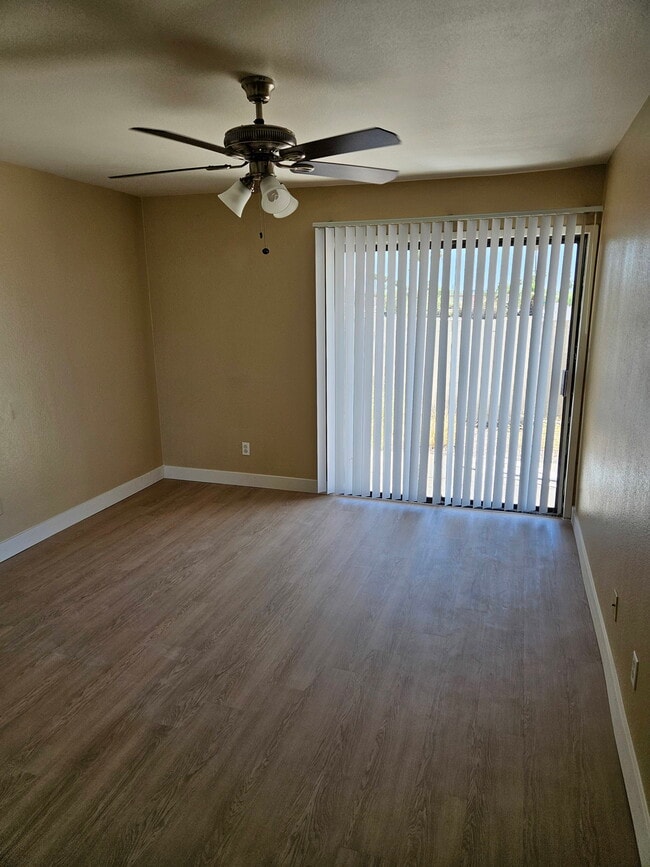 Building Photo - 835 N Granite Reef Rd