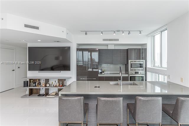 Building Photo - 1080 Brickell Ave