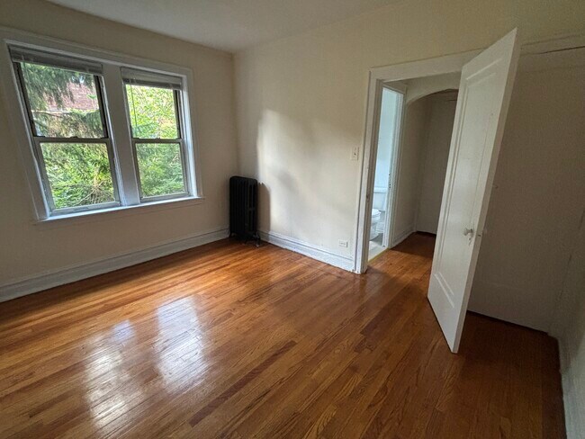 Building Photo - 4951 N Whipple St