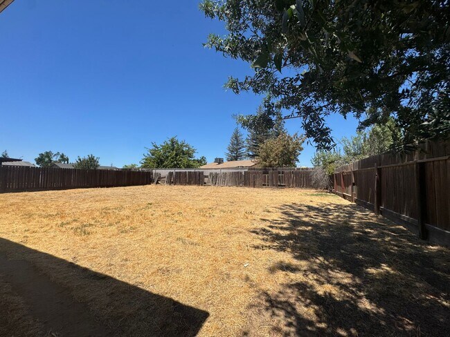 Building Photo - 205 Ashlan Way
