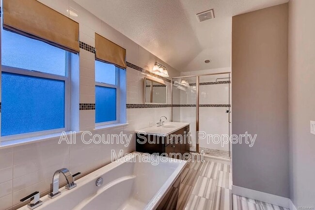 Building Photo - 1112 S Grant St