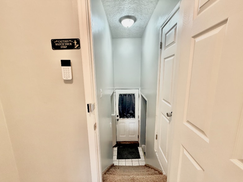 Building Photo - 1 Gibbs Cir