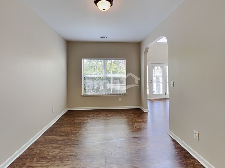 Building Photo - 2934 Gayle Manor Ln