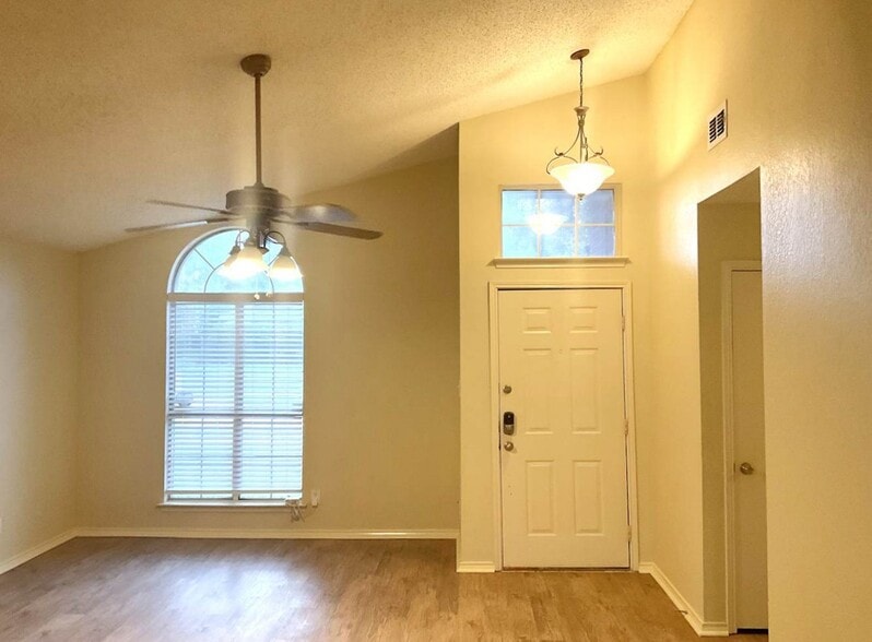 Building Photo - 4327 Allegro Ln