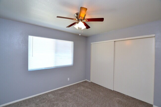 Building Photo - Beautiful 2 bedroom and 2 bath in Phoenix!