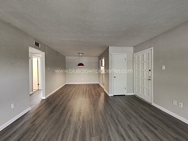 Building Photo - 5105 Skillman St
