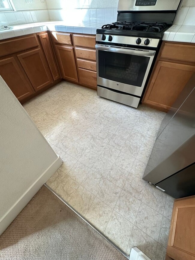 Building Photo - Welcome to modern luxury living in the heart of Midtown Sacramento!