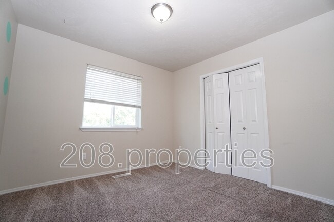 Building Photo - 2934 NW 11th Ave