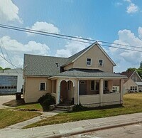 Building Photo - 3 Bedroom, 2 Bath House