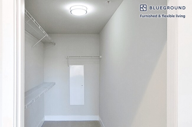 Building Photo - 1000 Lupine-SI FL2-ID12631A