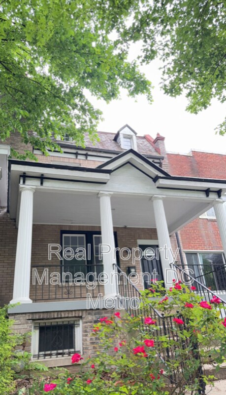 Primary Photo - 1834 Irving St NW