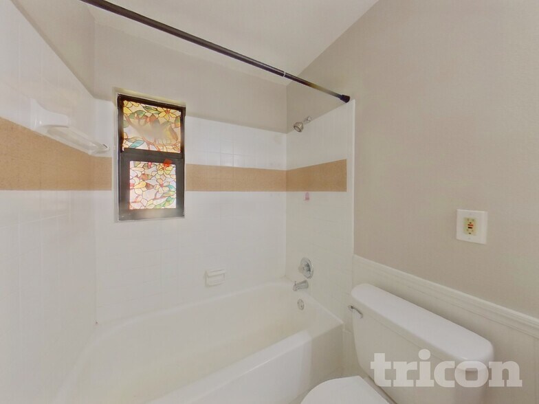 Building Photo - 1318 Baker Dr