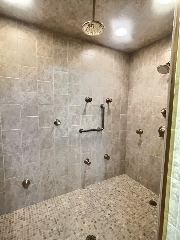 Building Photo - 25 Botley Ln