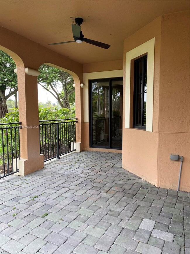 Building Photo - 2697 Center Ct Dr