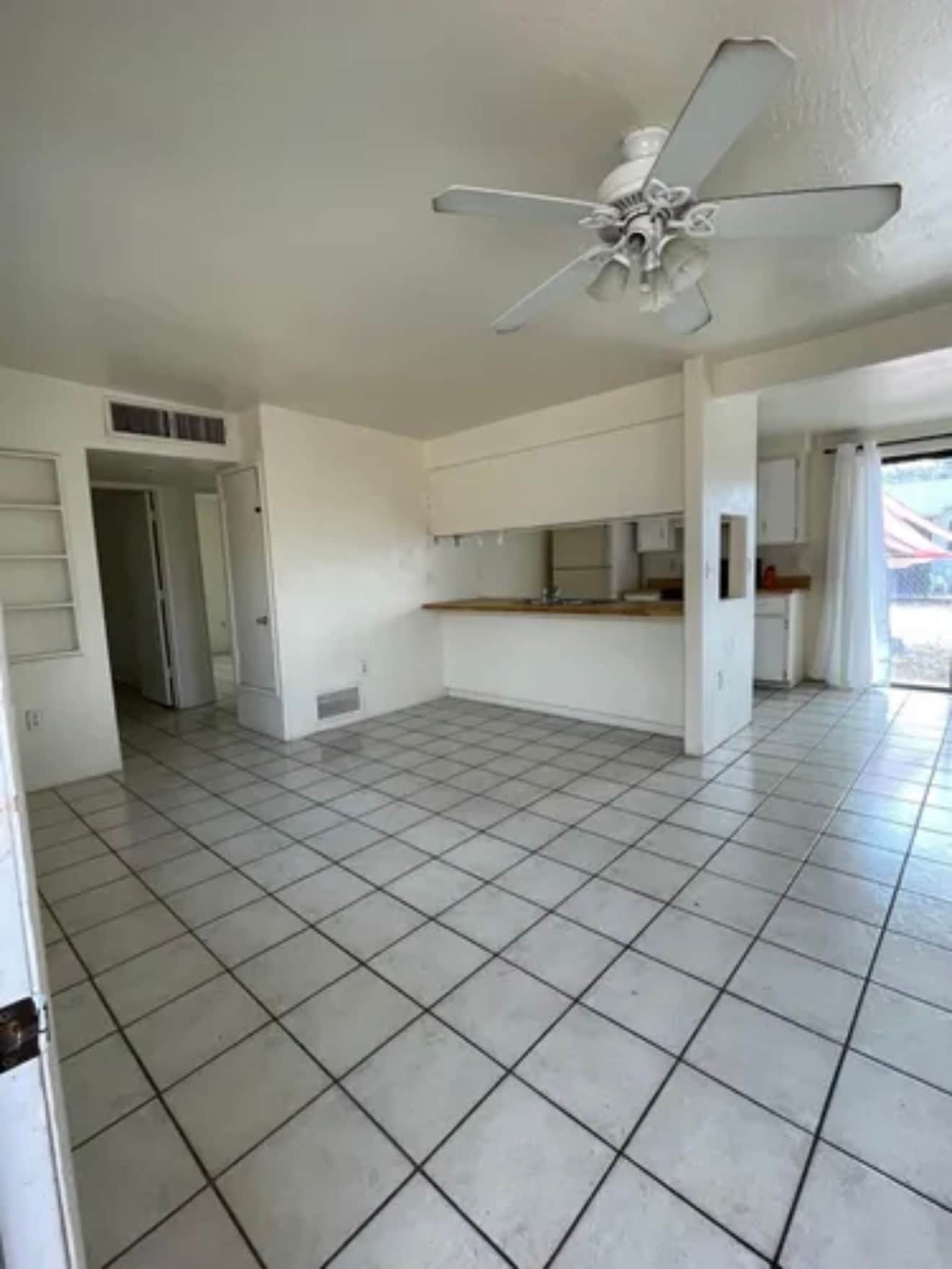 Building Photo - 940 N Palo Verde Blvd