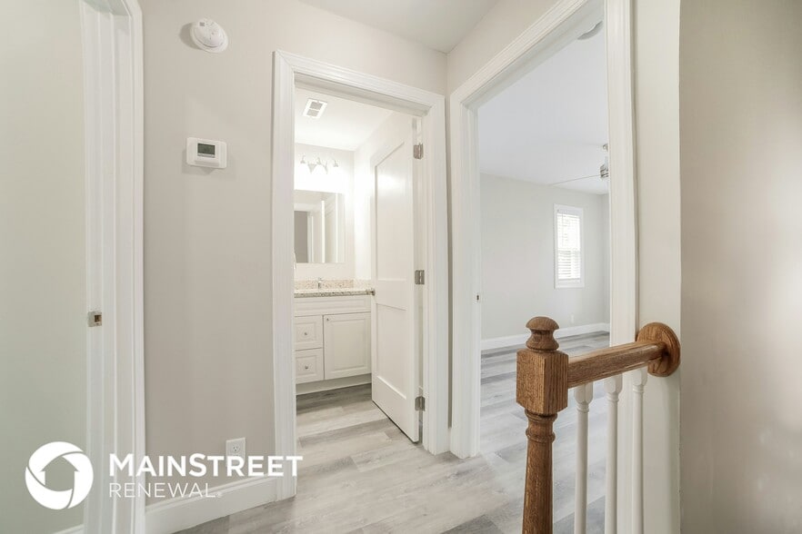 Building Photo - 2167 14th Ave S