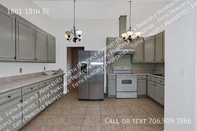 Building Photo - 1601 18th St