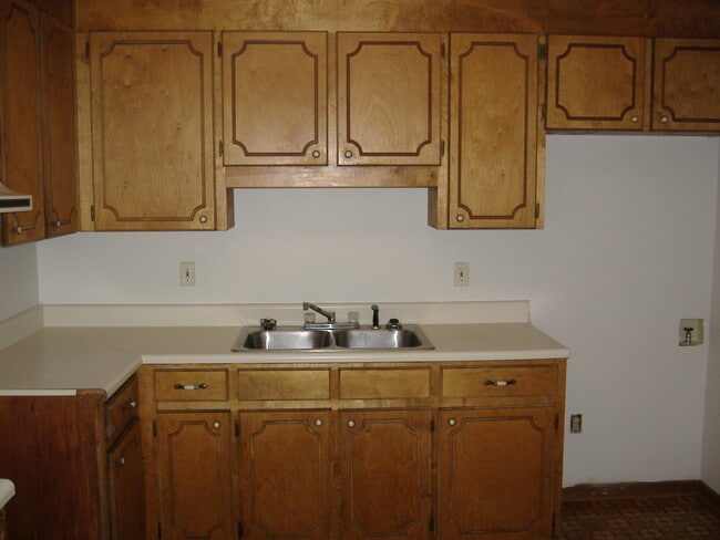 Building Photo - 619 Johns Creek Rd