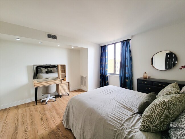 Building Photo - 3525 Sage Rd