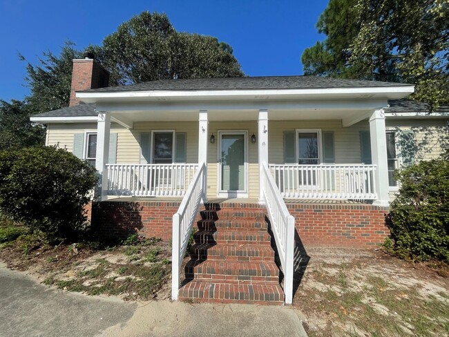 Building Photo - 3 Bedroom, 2 Bath in Northeast Columbia!