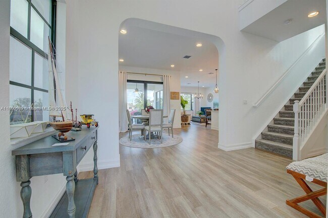 Building Photo - 11849 SW 13th Ct