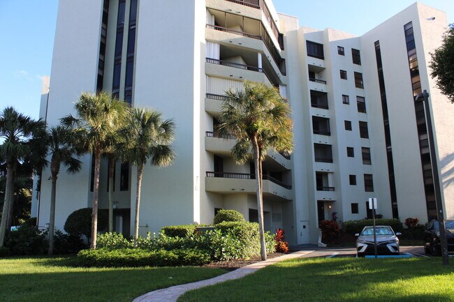 Building Photo - 6372 La Costa Dr