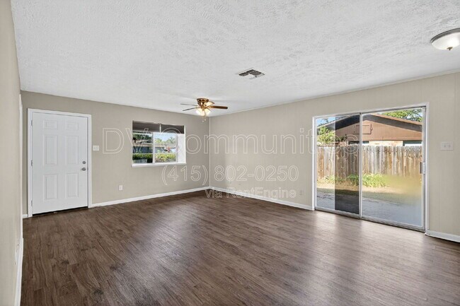 Building Photo - 7922 Coolgrove Dr