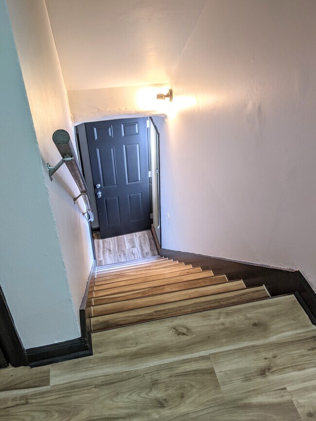 Building Photo - Hanscom Park Duplex