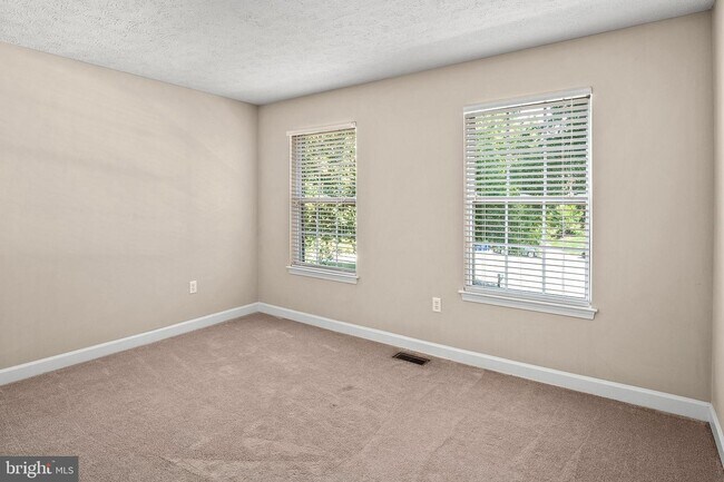 Building Photo - 6193 Karas Walk