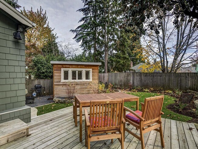 Building Photo - Beautiful NE Home Ready for Rent