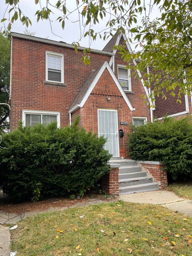 Building Photo - 16219 Hartwell St