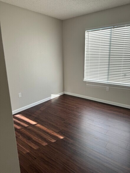 Building Photo - 4915 Conway Ter