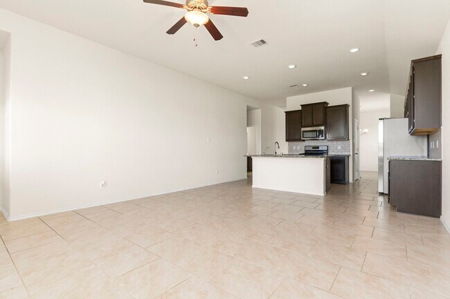 Building Photo - 23607 Legano Dr