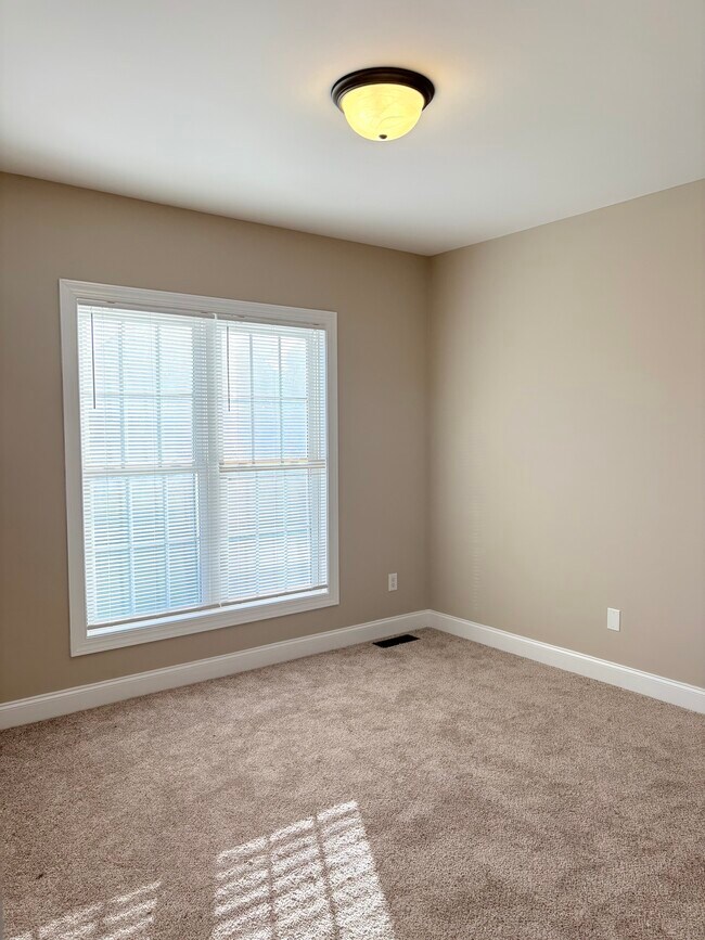 Building Photo - 2635 Danhaven Dr