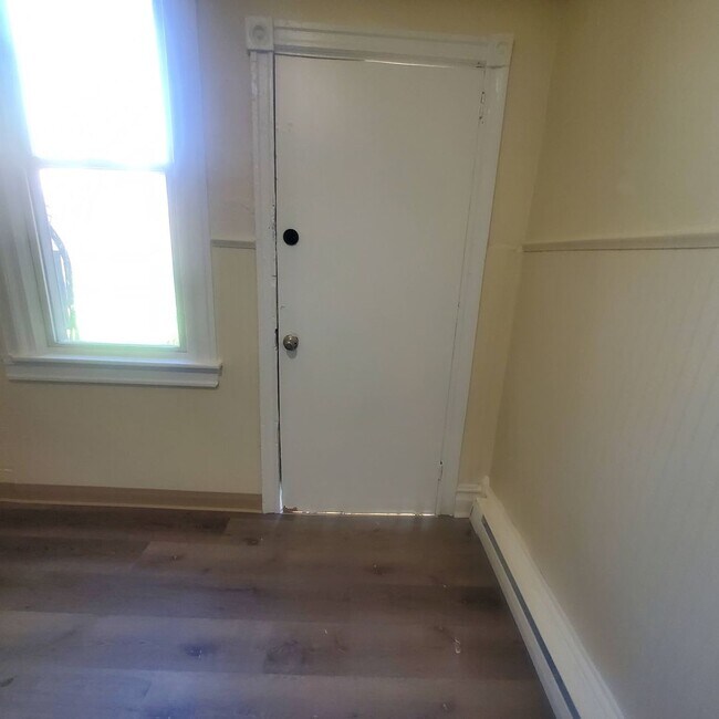 Building Photo - 37 S 13th St