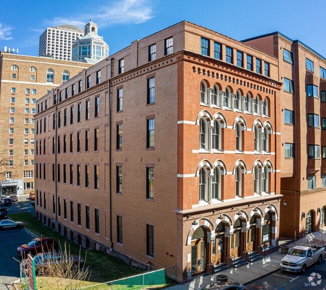 Building Photo - 28 High St