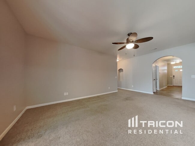 Building Photo - 115 Still Water Cir