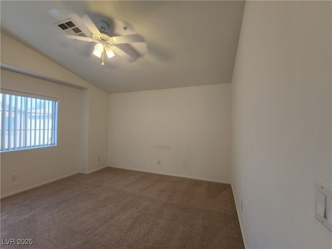 Building Photo - 6434 N Buttercup Creek St
